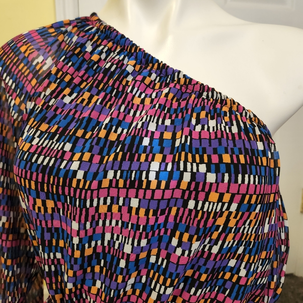 Women's size medium top